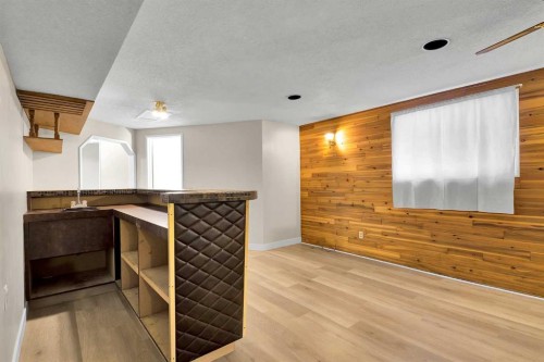 1111 Berkley Drive Nw, Calgary, AB - Indoor Photo Showing Other Room