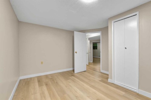 1111 Berkley Drive Nw, Calgary, AB - Indoor Photo Showing Other Room