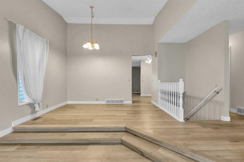 1111 Berkley Drive Nw, Calgary, AB - Indoor Photo Showing Other Room