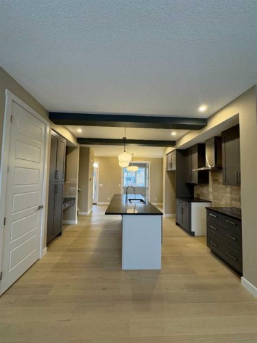 275 Waterford Heights, Chestermere, AB - Indoor Photo Showing Kitchen