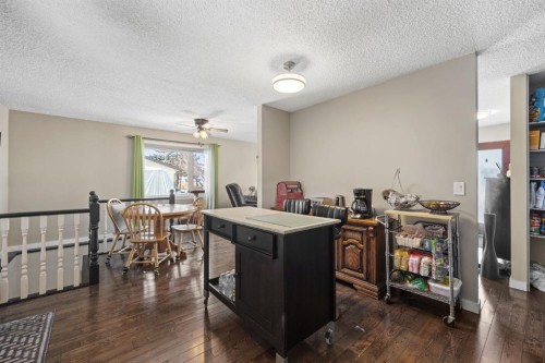2302 Olympia Drive Se, Calgary, AB - Indoor Photo Showing Other Room