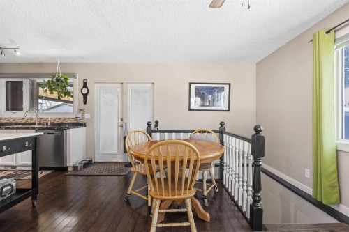 2302 Olympia Drive Se, Calgary, AB - Indoor Photo Showing Dining Room