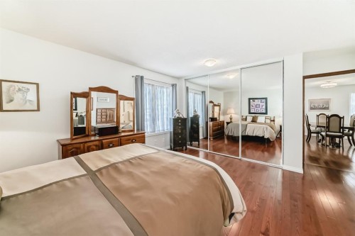 157 Hawkstone Manor Nw, Calgary, AB - Indoor Photo Showing Bedroom