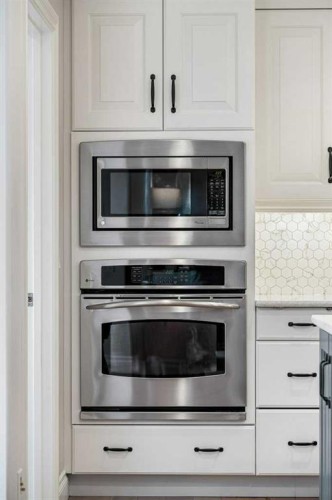 274 Somme Avenue Sw, Calgary, AB - Indoor Photo Showing Kitchen