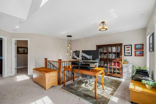 274 Somme Avenue Sw, Calgary, AB - Indoor