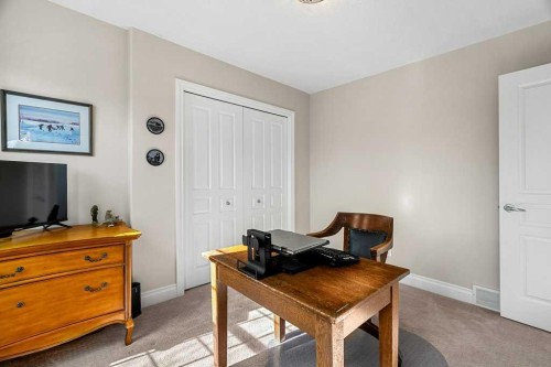 274 Somme Avenue Sw, Calgary, AB - Indoor Photo Showing Other Room