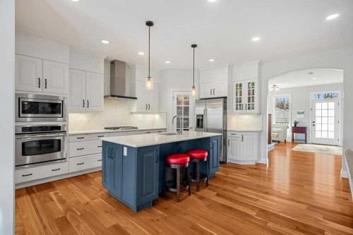 274 Somme Avenue Sw, Calgary, AB - Indoor Photo Showing Kitchen With Upgraded Kitchen