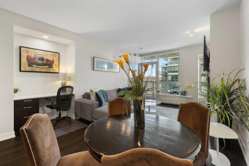 1322-222 Riverfront Avenue Sw, Calgary, AB - Indoor Photo Showing Dining Room