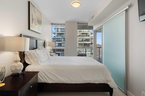 1322-222 Riverfront Avenue Sw, Calgary, AB - Indoor Photo Showing Bedroom