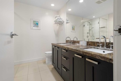 1322-222 Riverfront Avenue Sw, Calgary, AB - Indoor Photo Showing Bathroom