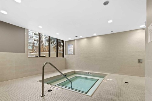 1322-222 Riverfront Avenue Sw, Calgary, AB - Indoor Photo Showing Other Room
