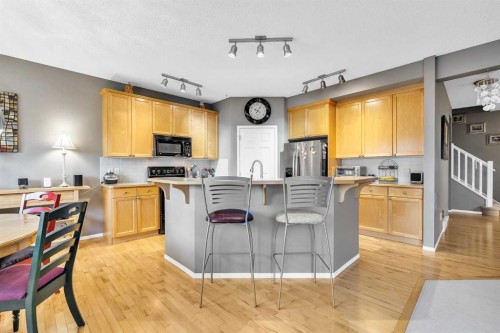 86 Evergreen Common Sw, Calgary, AB - Indoor Photo Showing Kitchen