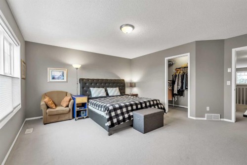 86 Evergreen Common Sw, Calgary, AB - Indoor Photo Showing Bedroom