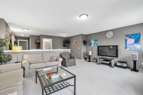 86 Evergreen Common Sw, Calgary, AB - Indoor Photo Showing Living Room