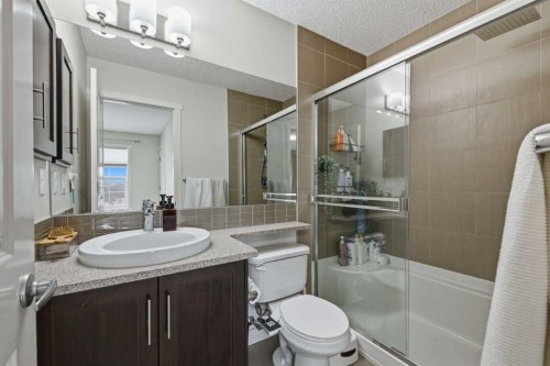 214 Nolanfield Villas Nw, Calgary, AB - Indoor Photo Showing Bathroom