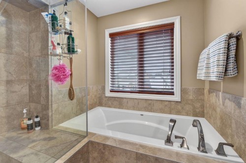 2 Ranchers Green, Okotoks, AB - Indoor Photo Showing Bathroom
