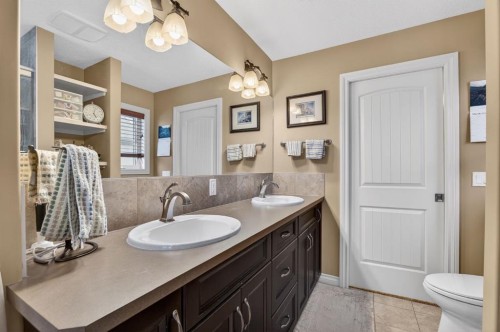 2 Ranchers Green, Okotoks, AB - Indoor Photo Showing Bathroom