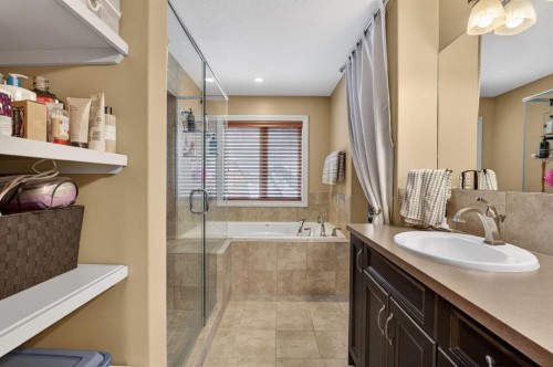 2 Ranchers Green, Okotoks, AB - Indoor Photo Showing Bathroom