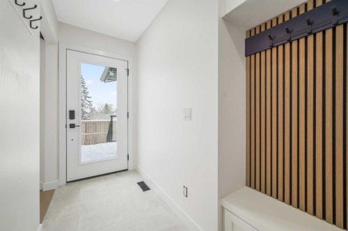 3224 24A Street Sw, Calgary, AB - Indoor Photo Showing Other Room