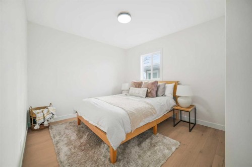 3224 24A Street Sw, Calgary, AB - Indoor Photo Showing Bedroom