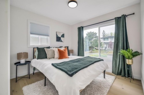 3224 24A Street Sw, Calgary, AB - Indoor Photo Showing Bedroom