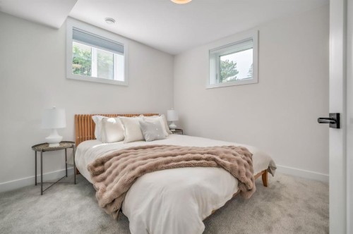 3224 24A Street Sw, Calgary, AB - Indoor Photo Showing Bedroom