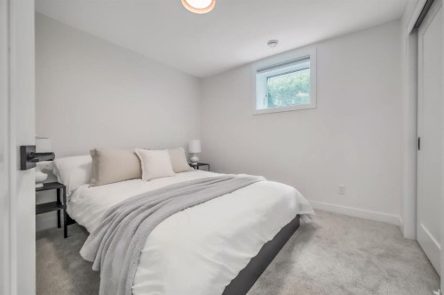 3224 24A Street Sw, Calgary, AB - Indoor Photo Showing Bedroom