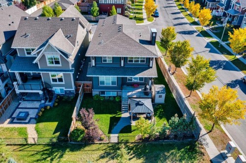 8 Masters Court Se, Calgary, AB - Outdoor