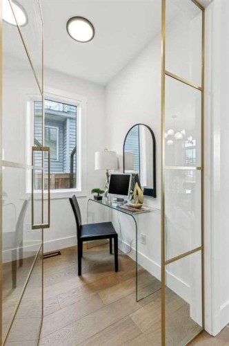 1529 29 Avenue Sw, Calgary, AB - Indoor Photo Showing Office