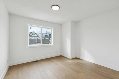 1529 29 Avenue Sw, Calgary, AB - Indoor Photo Showing Other Room