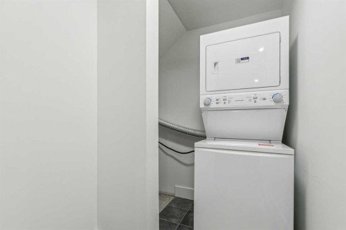 1529 29 Avenue Sw, Calgary, AB - Indoor Photo Showing Laundry Room