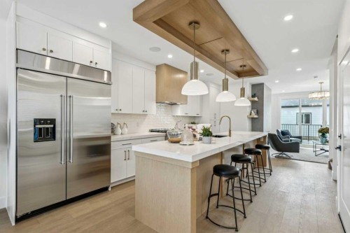 1529 29 Avenue Sw, Calgary, AB - Indoor Photo Showing Kitchen With Stainless Steel Kitchen With Upgraded Kitchen