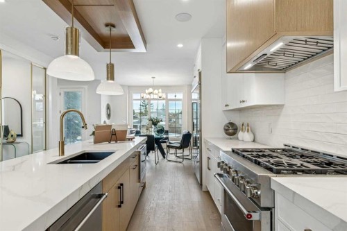 1529 29 Avenue Sw, Calgary, AB - Indoor Photo Showing Kitchen With Stainless Steel Kitchen With Double Sink With Upgraded Kitchen