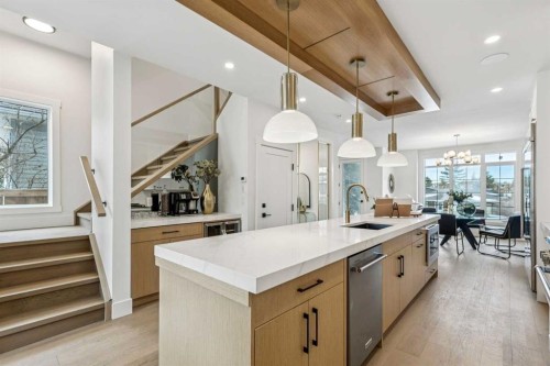 1529 29 Avenue Sw, Calgary, AB - Indoor Photo Showing Kitchen With Upgraded Kitchen