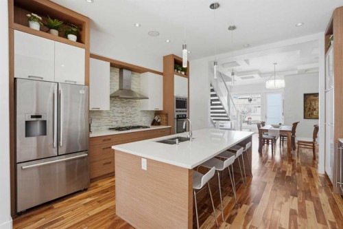 2027 42 Avenue Sw, Calgary, AB - Indoor Photo Showing Kitchen With Double Sink With Upgraded Kitchen