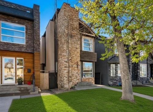 2027 42 Avenue Sw, Calgary, AB - Outdoor