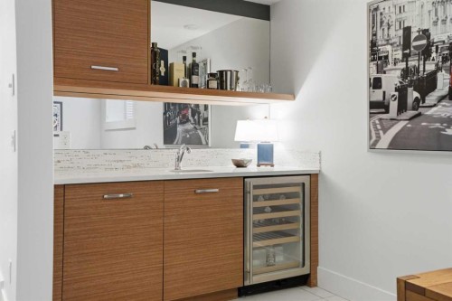 2027 42 Avenue Sw, Calgary, AB - Indoor