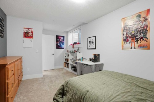 2027 42 Avenue Sw, Calgary, AB - Indoor Photo Showing Bedroom