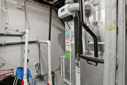 2027 42 Avenue Sw, Calgary, AB - Indoor Photo Showing Basement