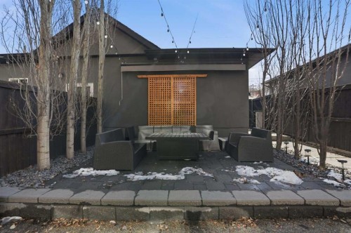 2027 42 Avenue Sw, Calgary, AB - Outdoor