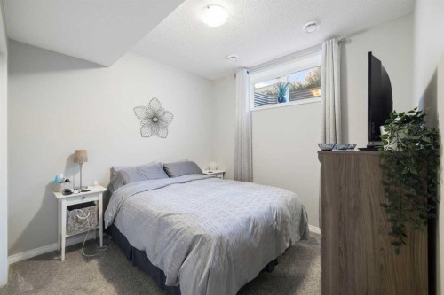 53 Savanna Heath Ne, Calgary, AB - Indoor Photo Showing Bedroom