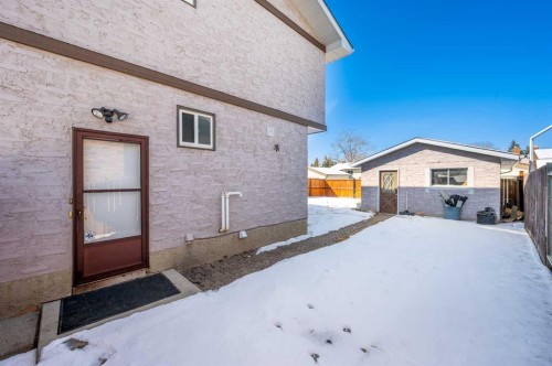 427 Rundlelawn Way Ne, Calgary, AB - Outdoor With Exterior
