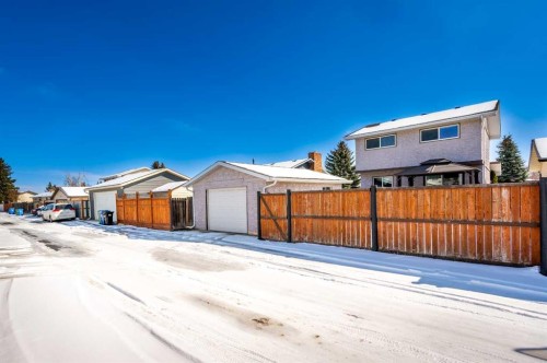 427 Rundlelawn Way Ne, Calgary, AB - Outdoor