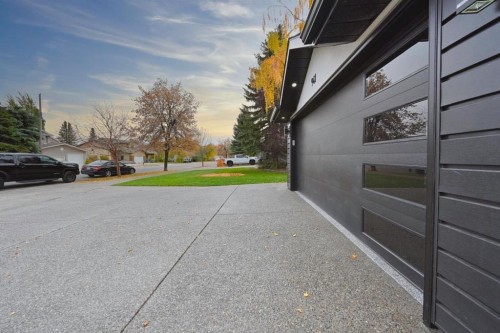 941 West Chestermere Drive, Chestermere, AB - Outdoor