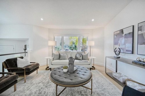 941 West Chestermere Drive, Chestermere, AB - Indoor Photo Showing Living Room