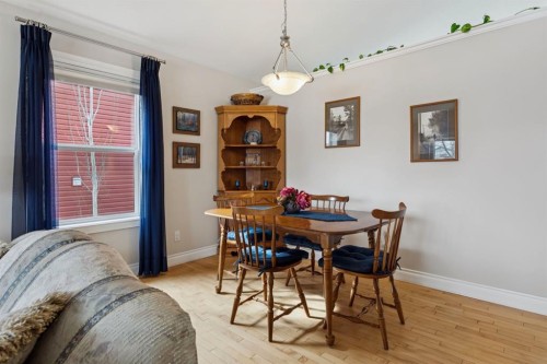 657 Woodside Court Nw, Airdrie, AB - Indoor Photo Showing Dining Room
