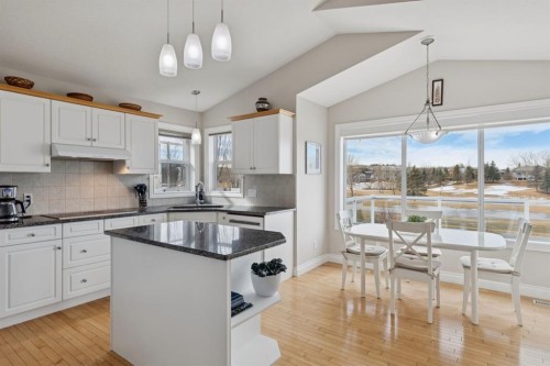 657 Woodside Court Nw, Airdrie, AB - Indoor Photo Showing Kitchen With Upgraded Kitchen