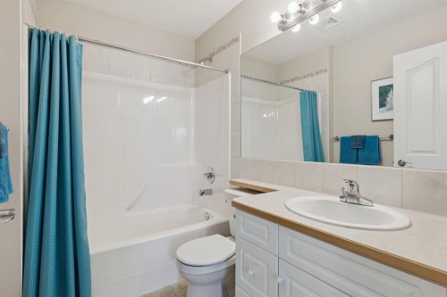 657 Woodside Court Nw, Airdrie, AB - Indoor Photo Showing Bathroom