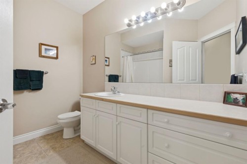657 Woodside Court Nw, Airdrie, AB - Indoor Photo Showing Bathroom