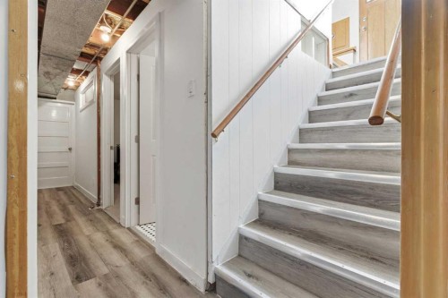 1011 18A Street Ne, Calgary, AB - Indoor Photo Showing Other Room